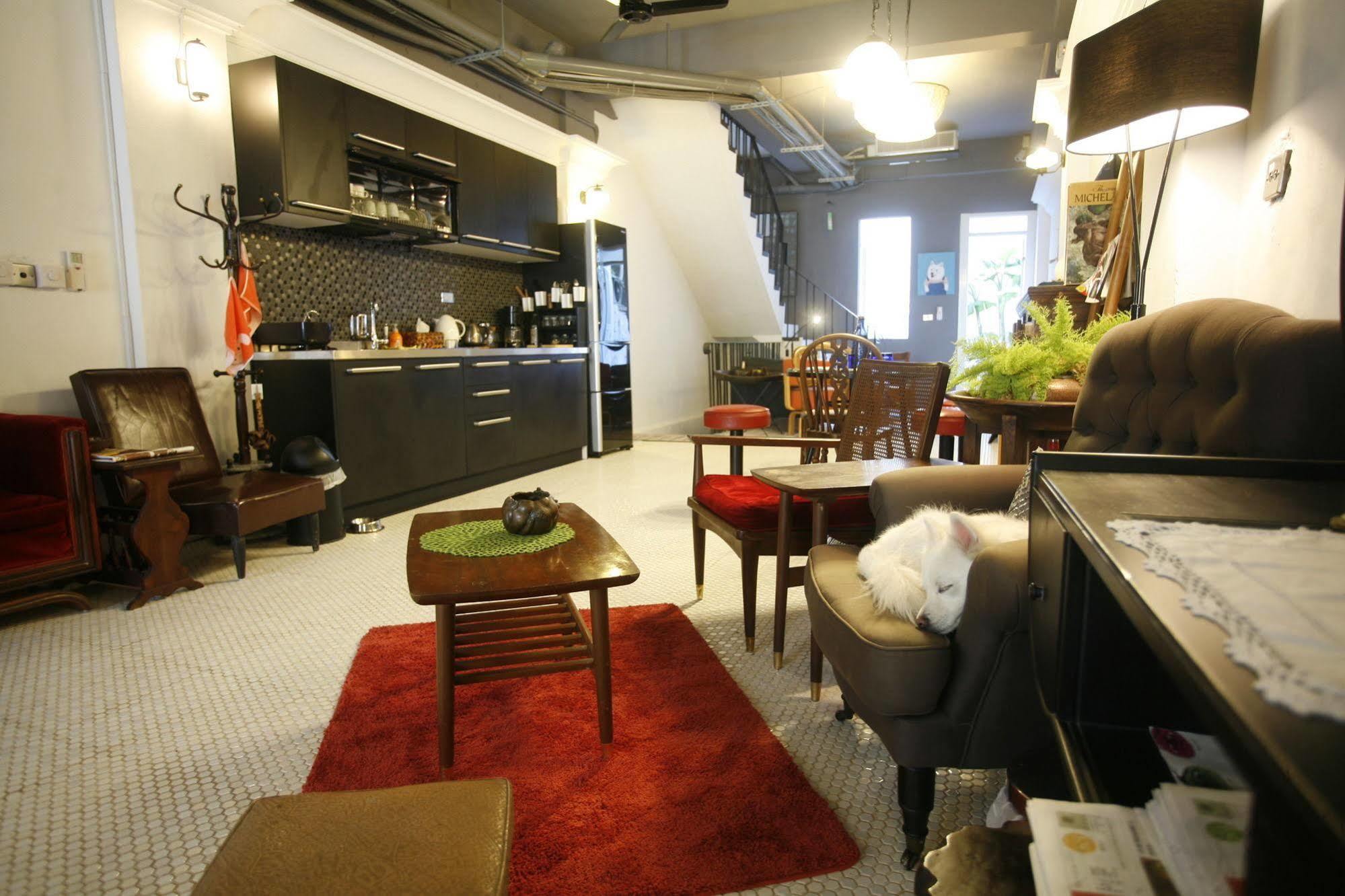 白狗公寓amo B&B市區金三角 東大門夜市 Hualien stad Exteriör bild